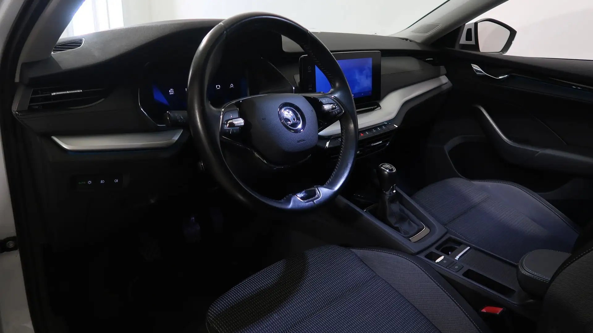 Skoda Octavia Octavia 2.0 TDI EVO SCR Wagon Executive #NAVI#CAR Weiß - 2