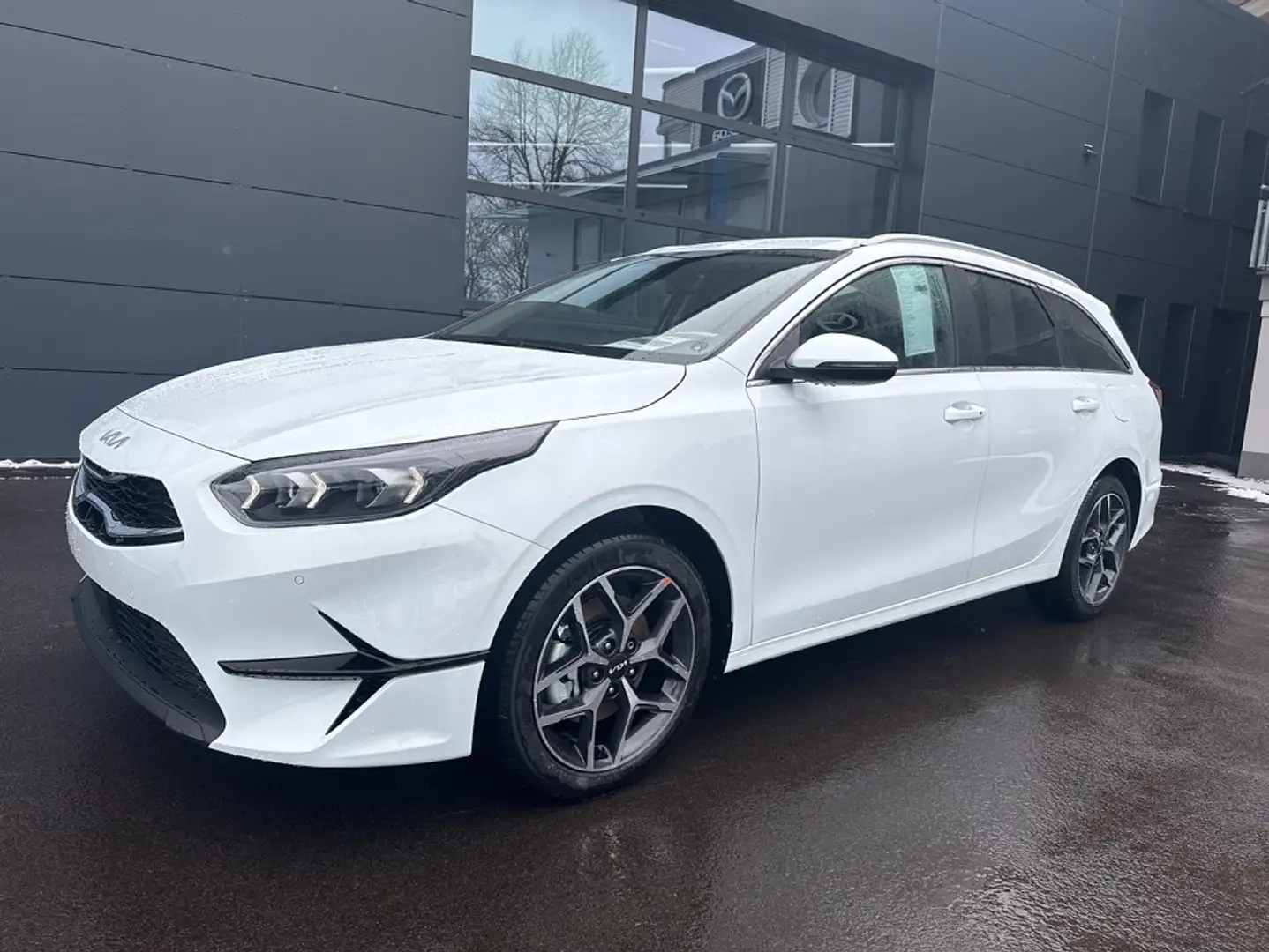 Kia Ceed SW / cee'd SW 1.5T 48V DCT 140 ULTIMATE STY Weiß - 1