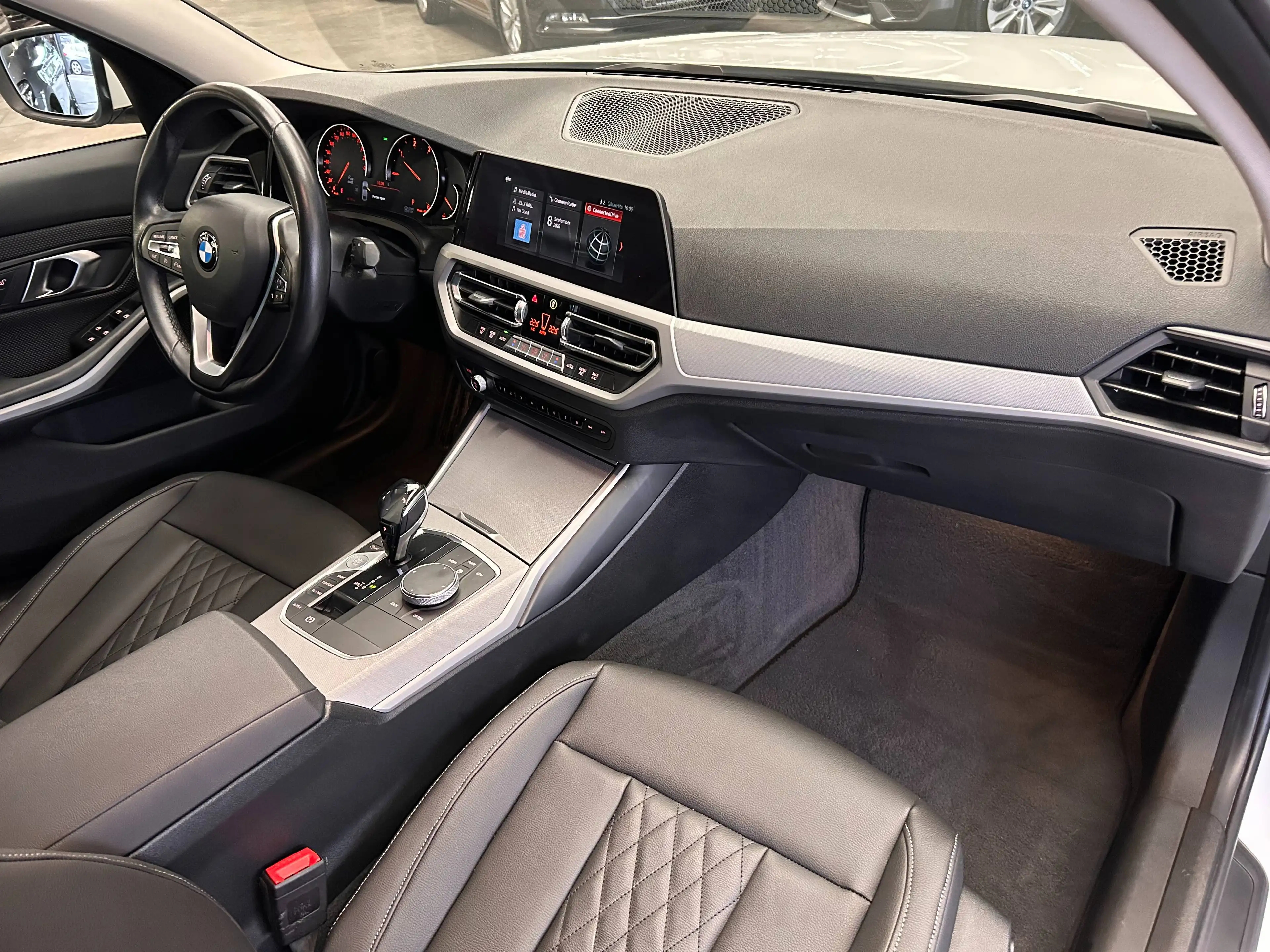 BMW 316 dA Berline Alu18"/Leder/Led/Pdc/Cruise/Bt *1j garantie* — photo 10