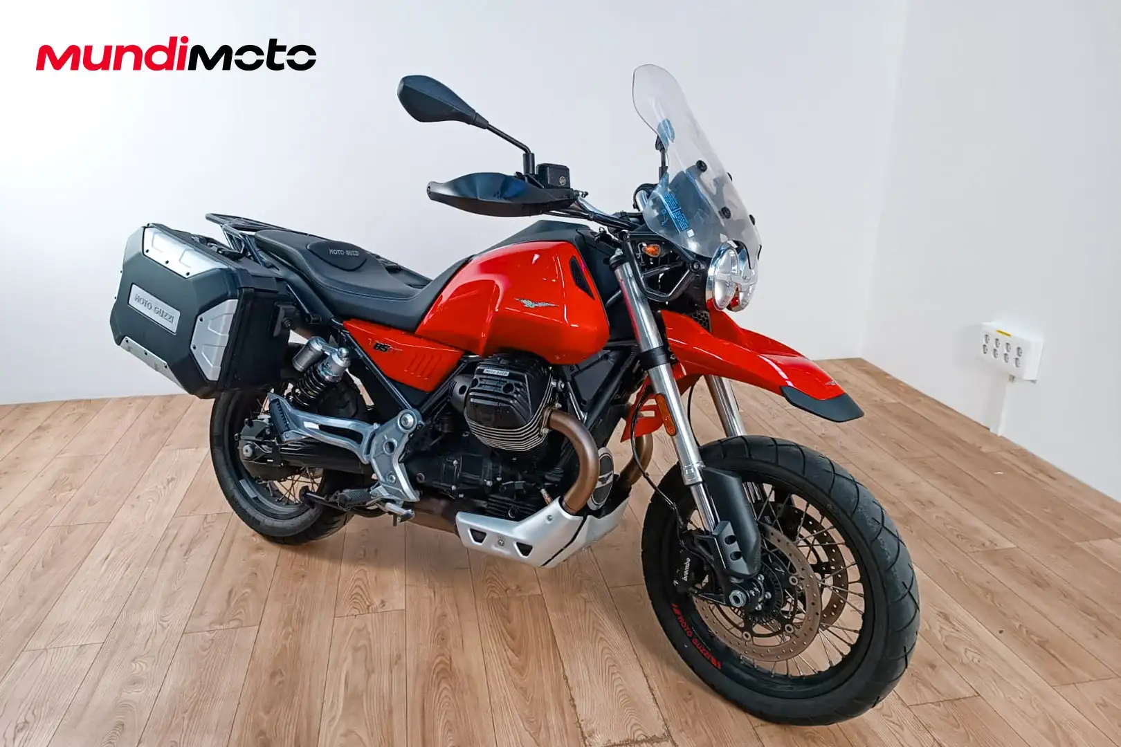 Moto Guzzi V 85 TT - 2