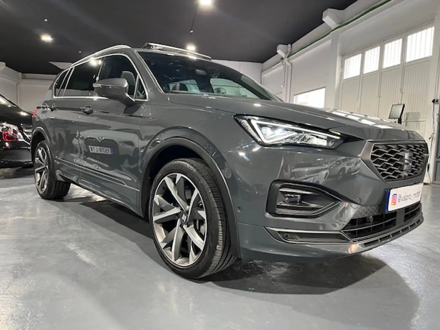 SEAT Tarraco 2.0 TSI S&S FR DSG 4Drive 180kW Сірий - 2