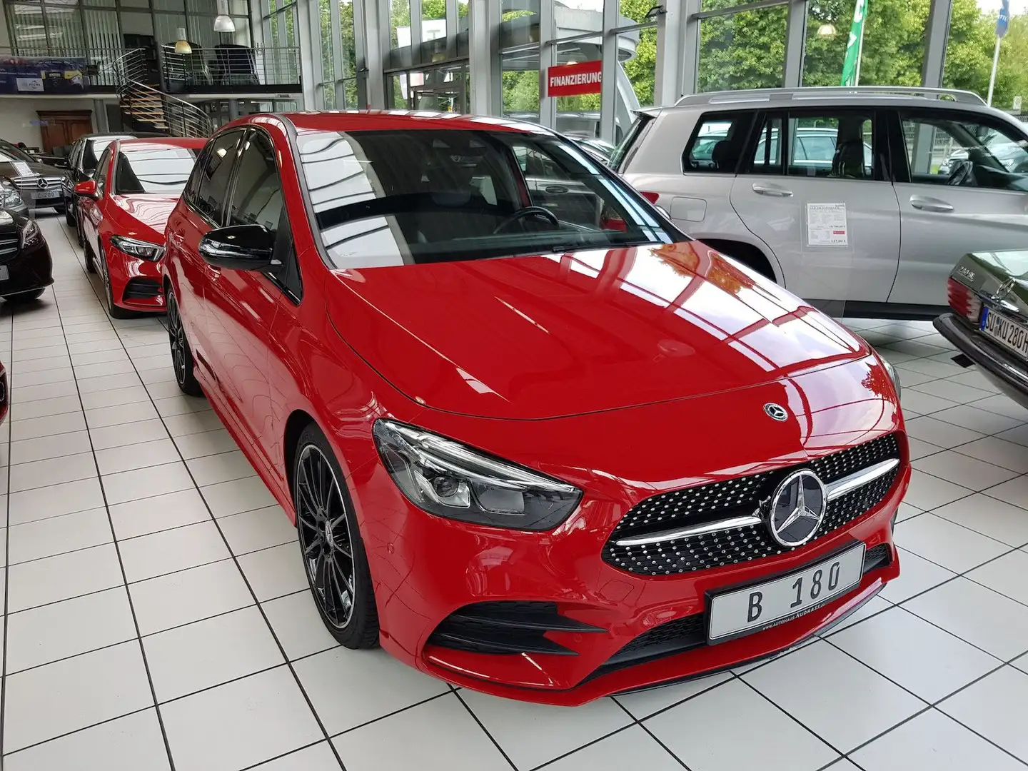 Mercedes-Benz B 180 AMG LED KAMERA PTS SHZ AUT NIGHT PREMIUM Rouge - 2