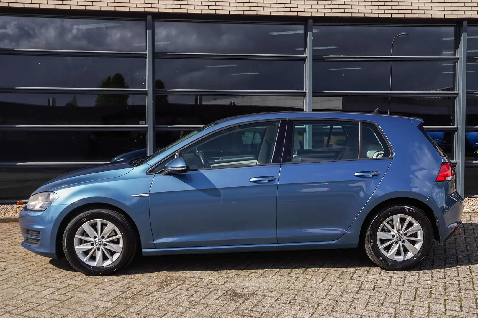 Volkswagen Golf 1.6 TDI Comfortline Zuinig & Gewoon Goed! Blauw - 2
