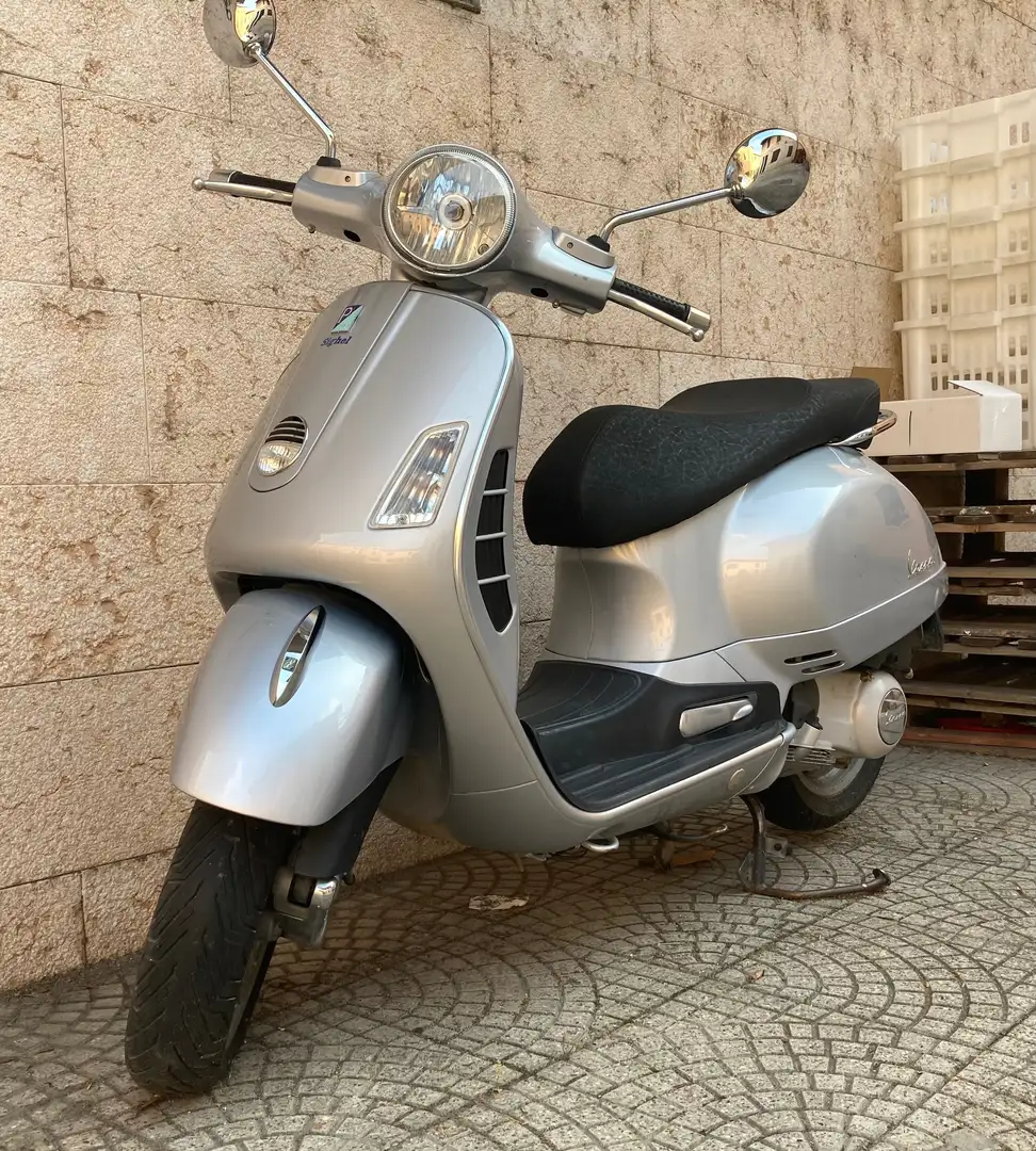 Vespa GTS 250 Argento - 2