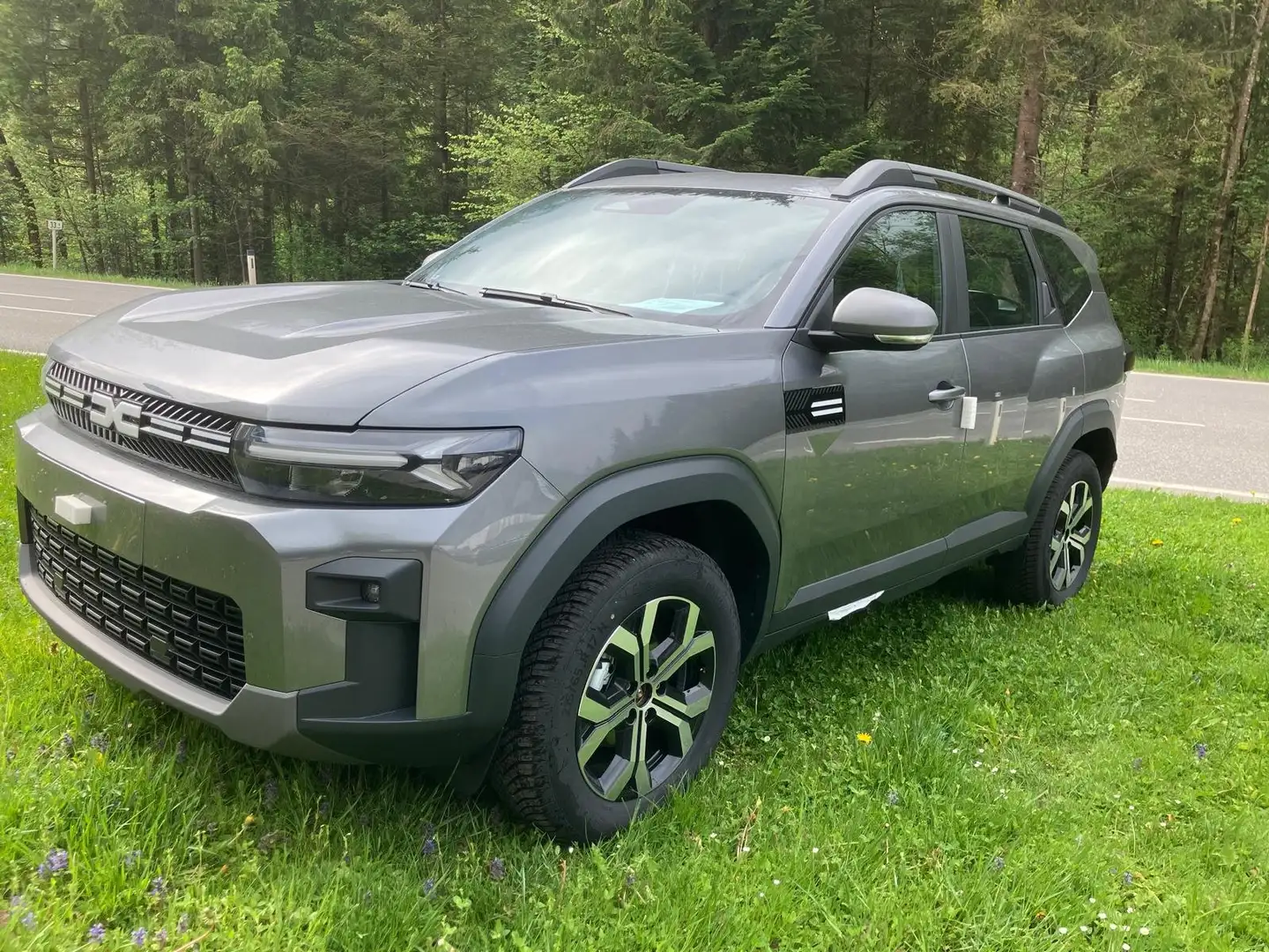 Dacia Bigster Expression TCe mHev 130 4x4 Grau - 2
