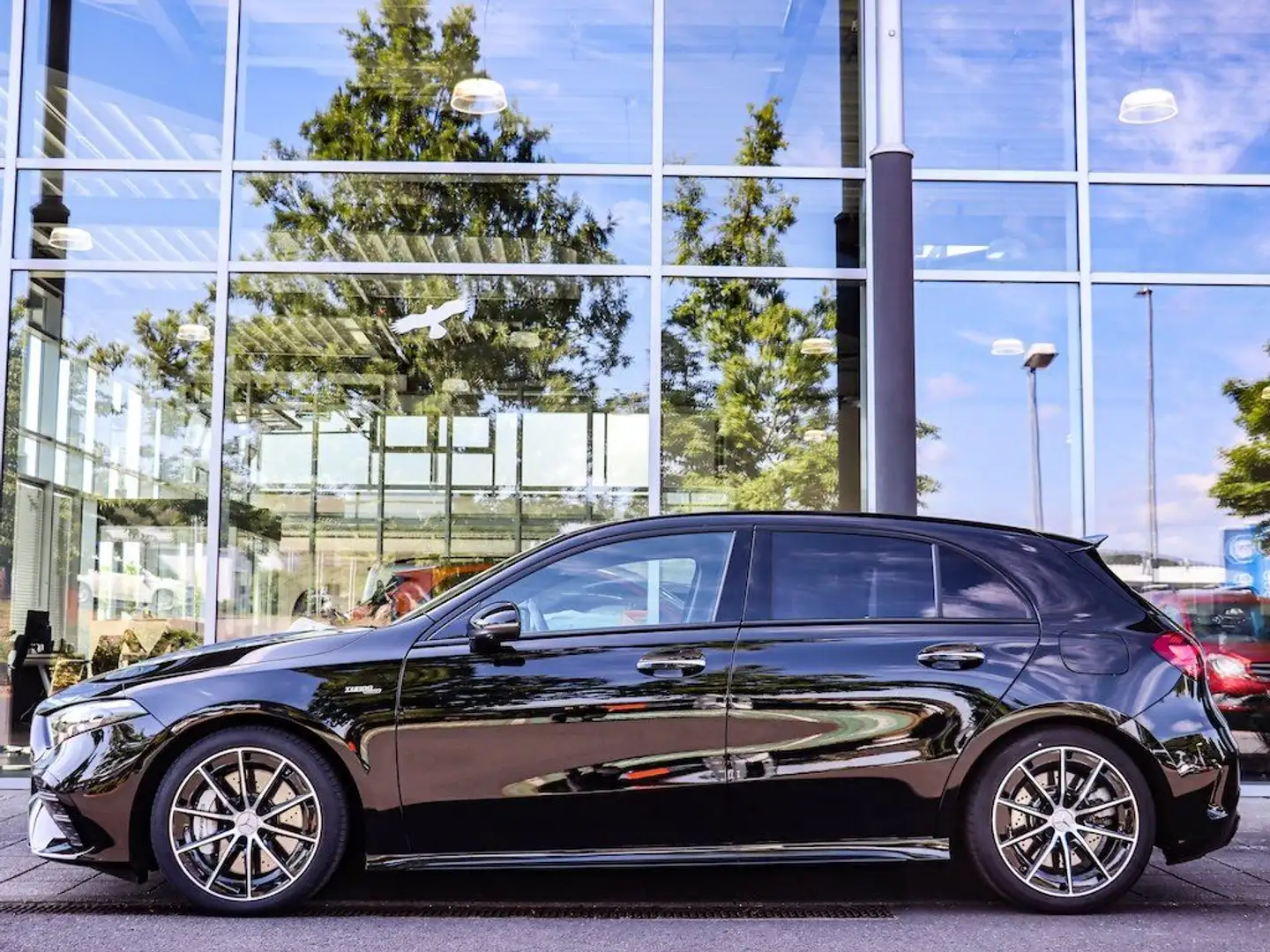 Mercedes-Benz A 35 AMG Mercedes-AMG A35 4M Premium-P/Distronic/Panorama Schwarz - 2