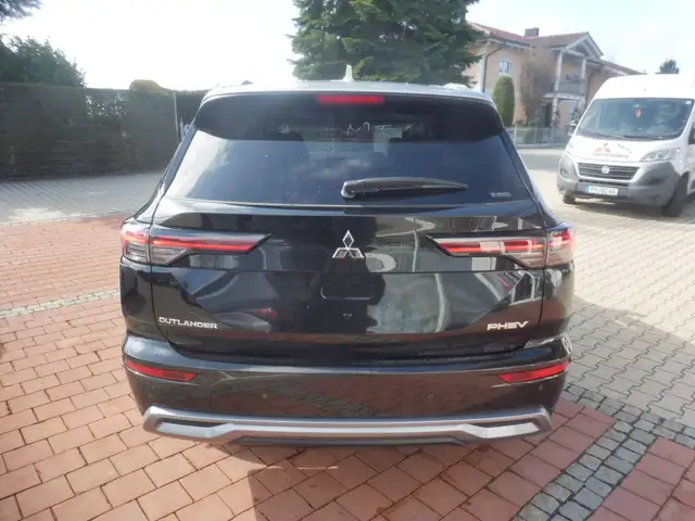 Mitsubishi Outlander view 7