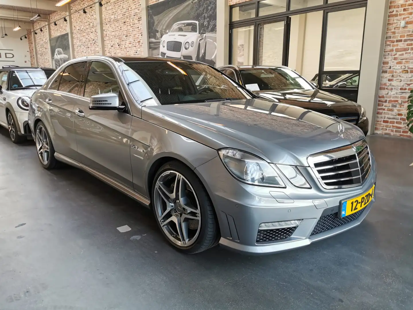 Mercedes-Benz E 63 AMG Zilver - 1