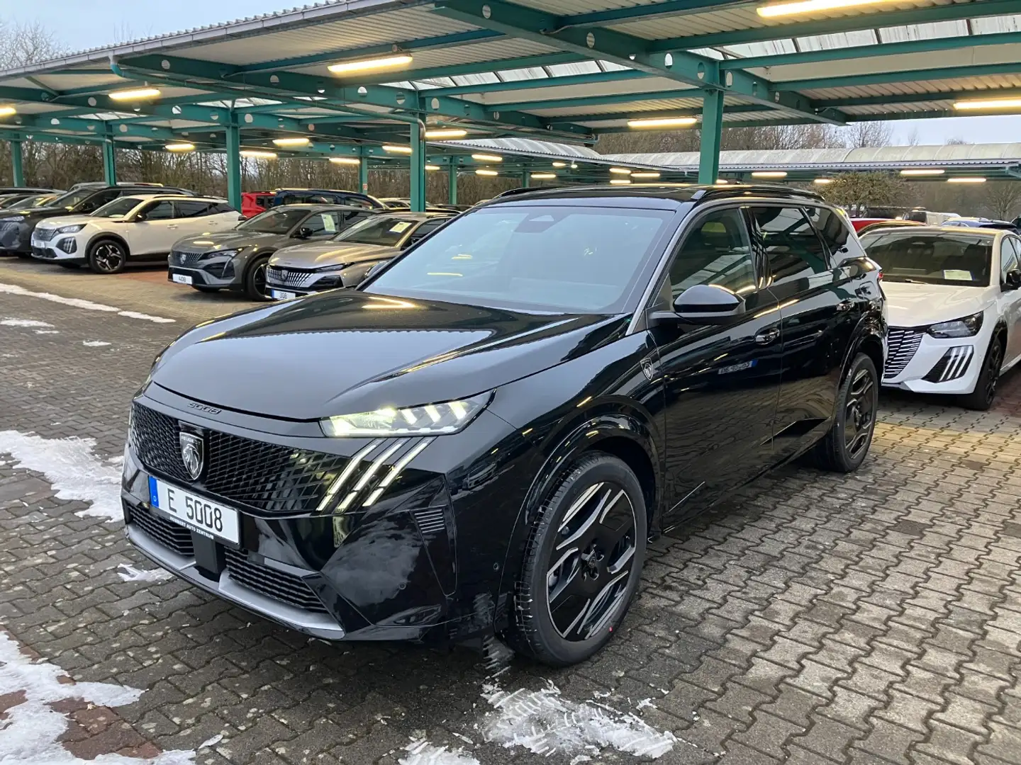 Peugeot 5008 GT Dual-Elektromotor 325 *360°-Kam*Shz*Navi* Schwarz - 2