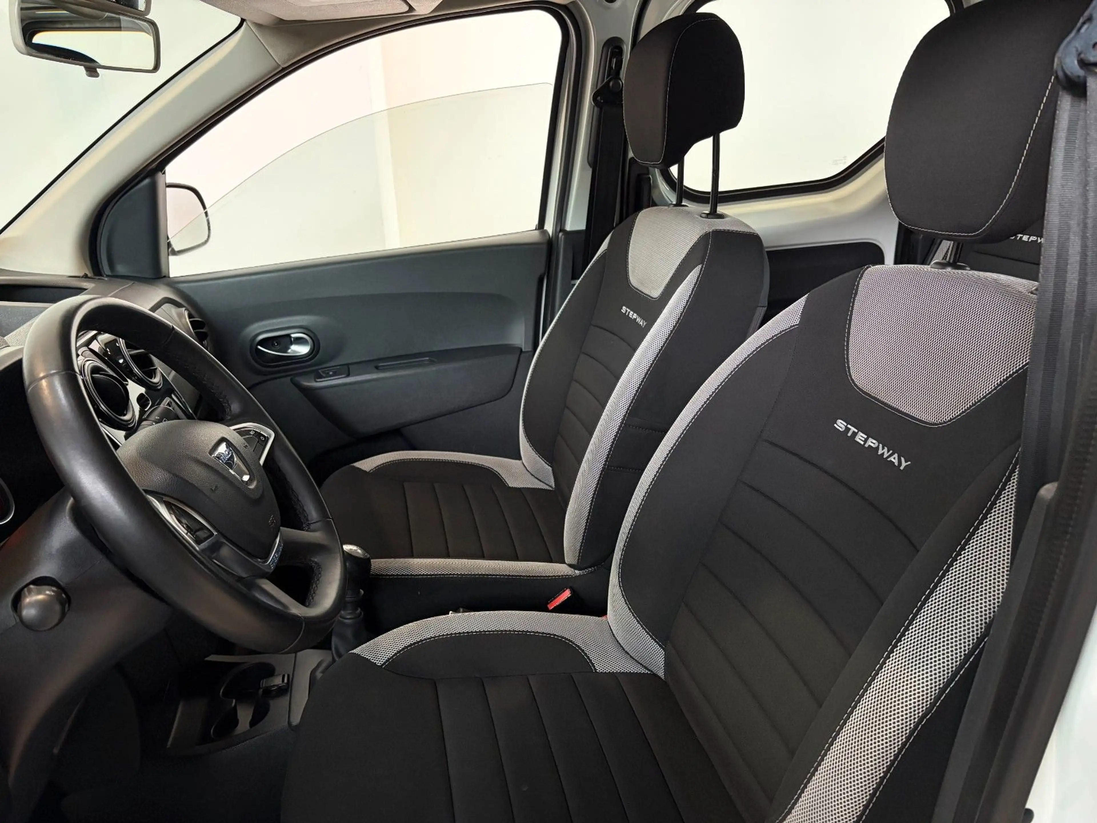 Dacia Dokker Stepway Plus 1.3 *Kamera* — photo 9