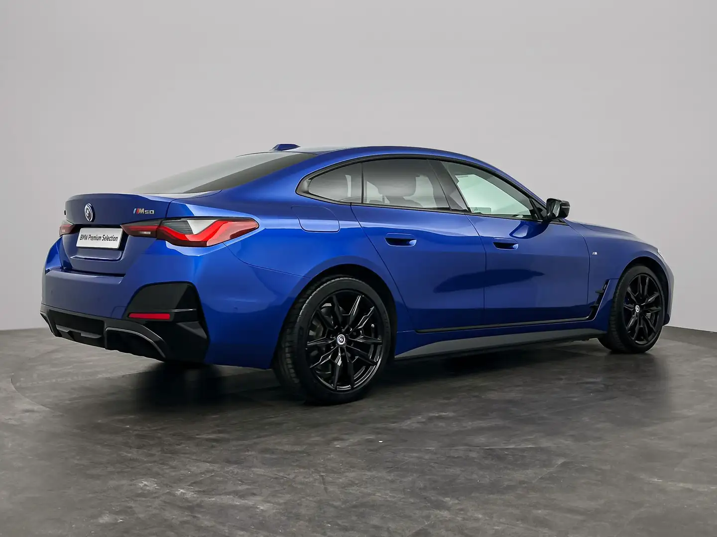 BMW i4 M50 High Executive 84 kWh | Trekhaak | Laserlight Blau - 2