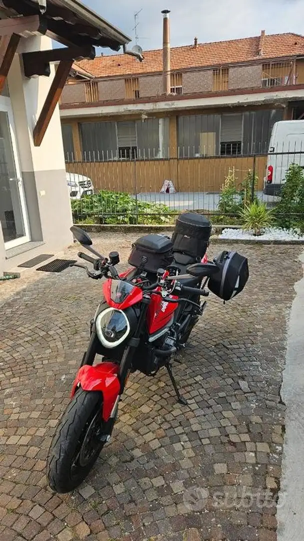 Ducati Monster 937 Plus Piros - 1