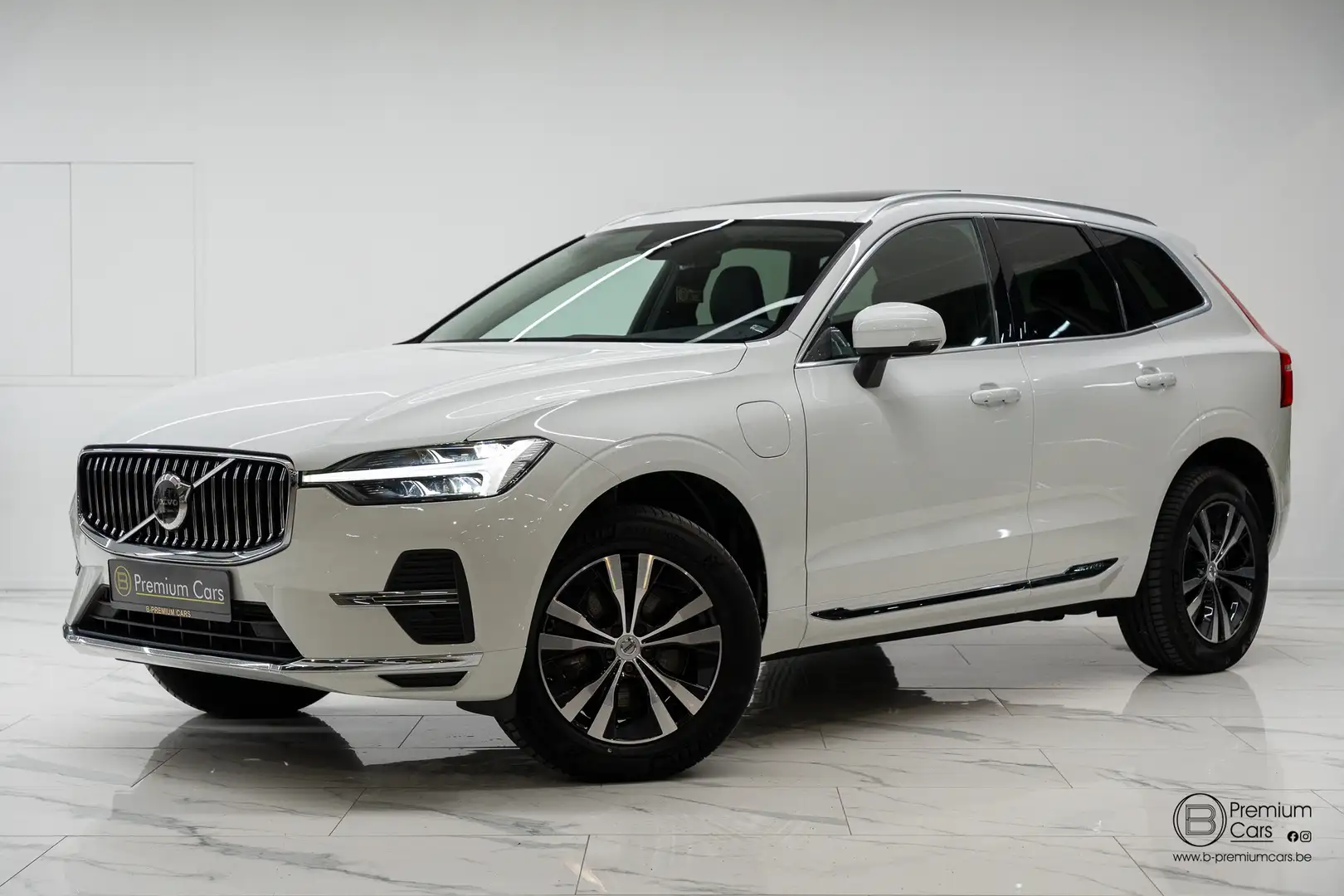 Volvo XC60 T6 hybrid AWD Geartronic Inscription! Pano, Acc! Blanc - 1
