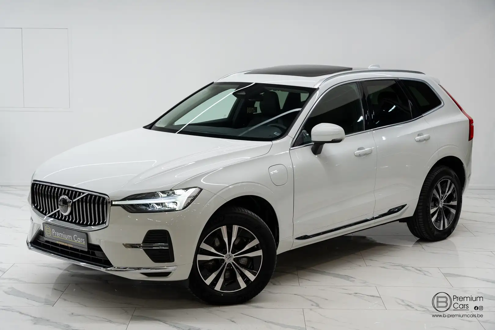 Volvo XC60 T6 hybrid AWD Geartronic Inscription! Pano, Acc! Blanc - 2