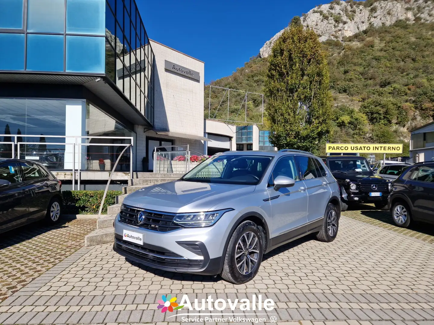 Volkswagen Tiguan Tiguan 2.0 TDI 150 CV SCR DSG Life Plateado - 1