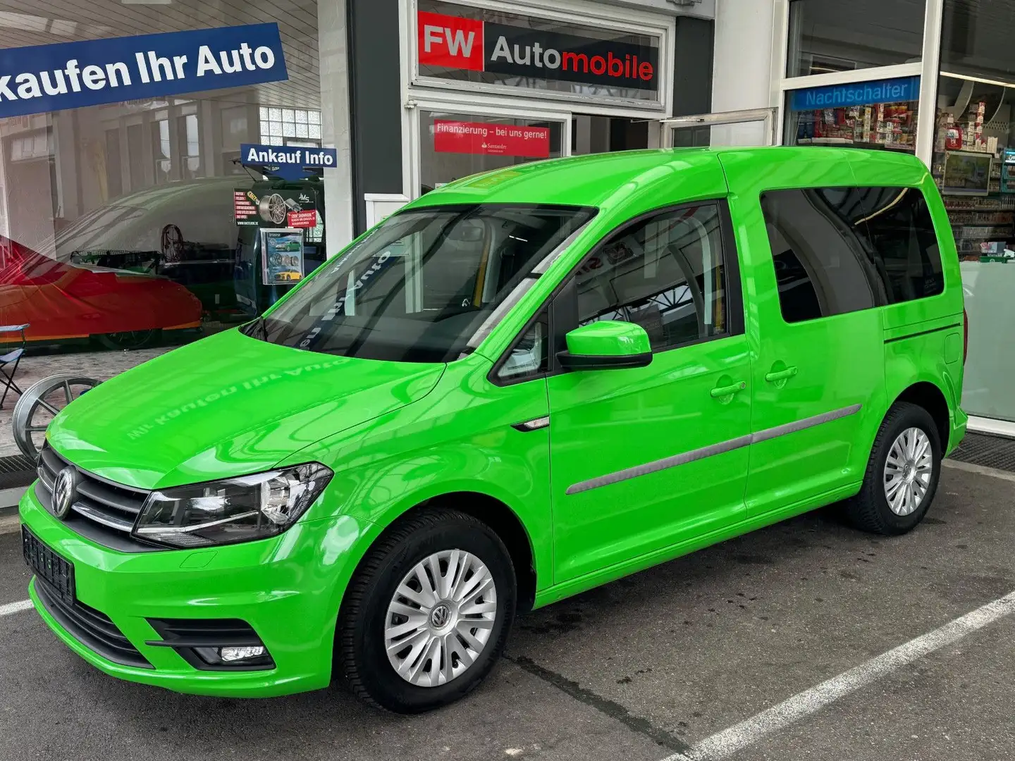 Volkswagen Caddy 2,0 TDI Trendline Klima Sitzheizung AHK Verde - 1