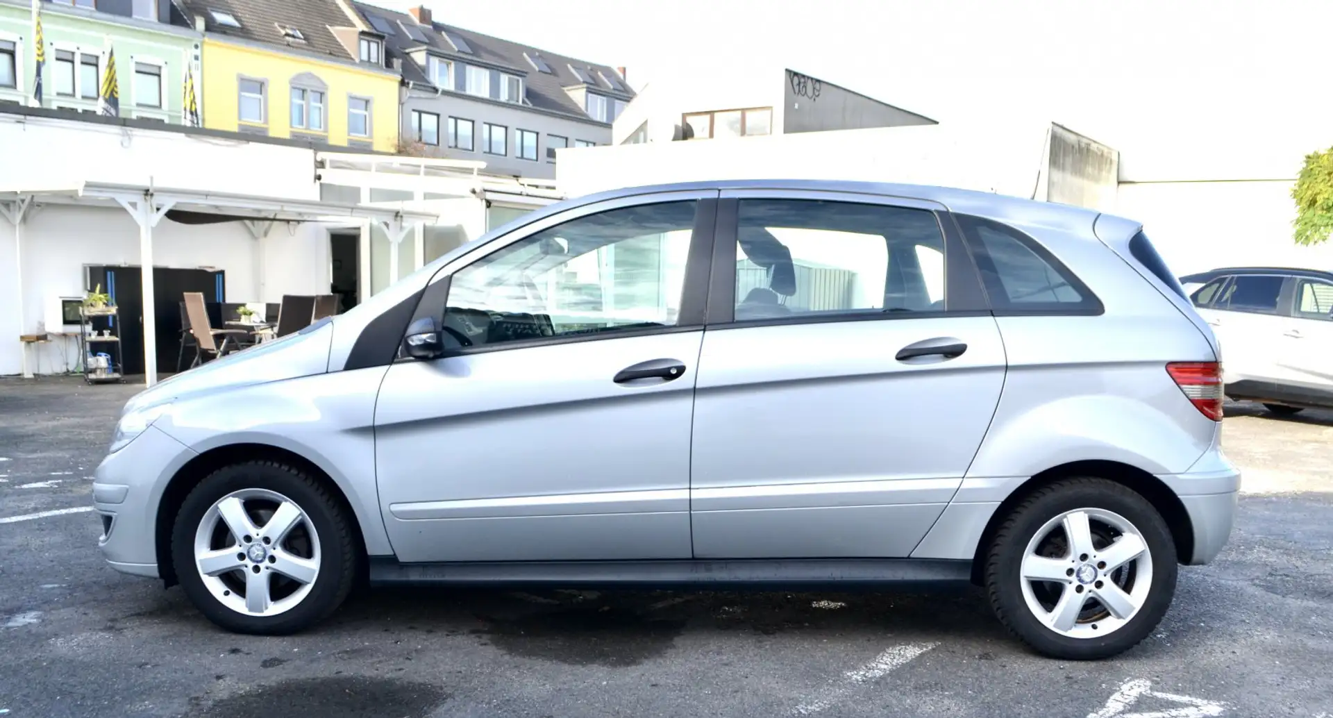 Mercedes-Benz B 170 *SPORT*GANZJAHRESREIFEN*EINPARKHILFE VH* Silber - 2