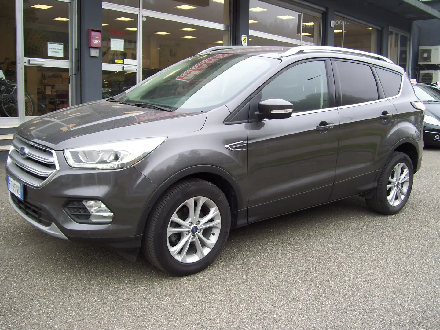 Ford Kuga Kuga 1.5 tdci ST-Line Automatico Grigio - 1