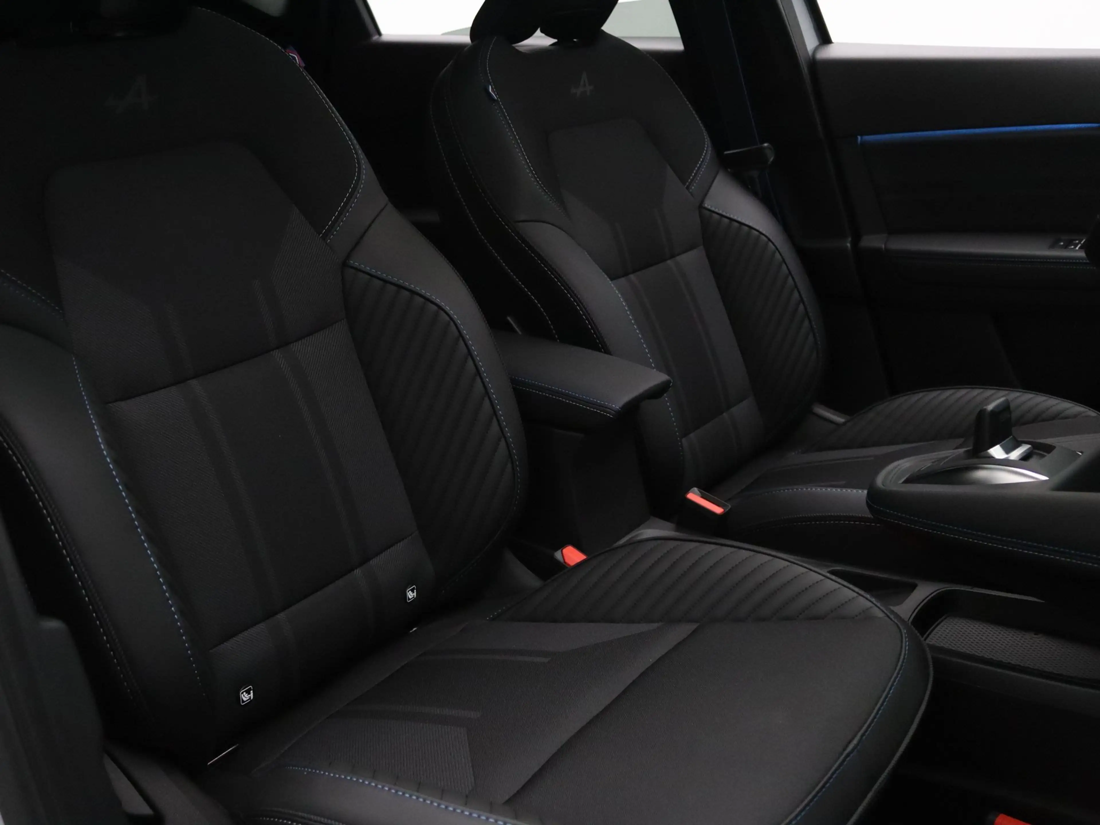 Renault Captur 160pk E-Tech full hybrid esprit Alpine Apple Carpl — photo 30