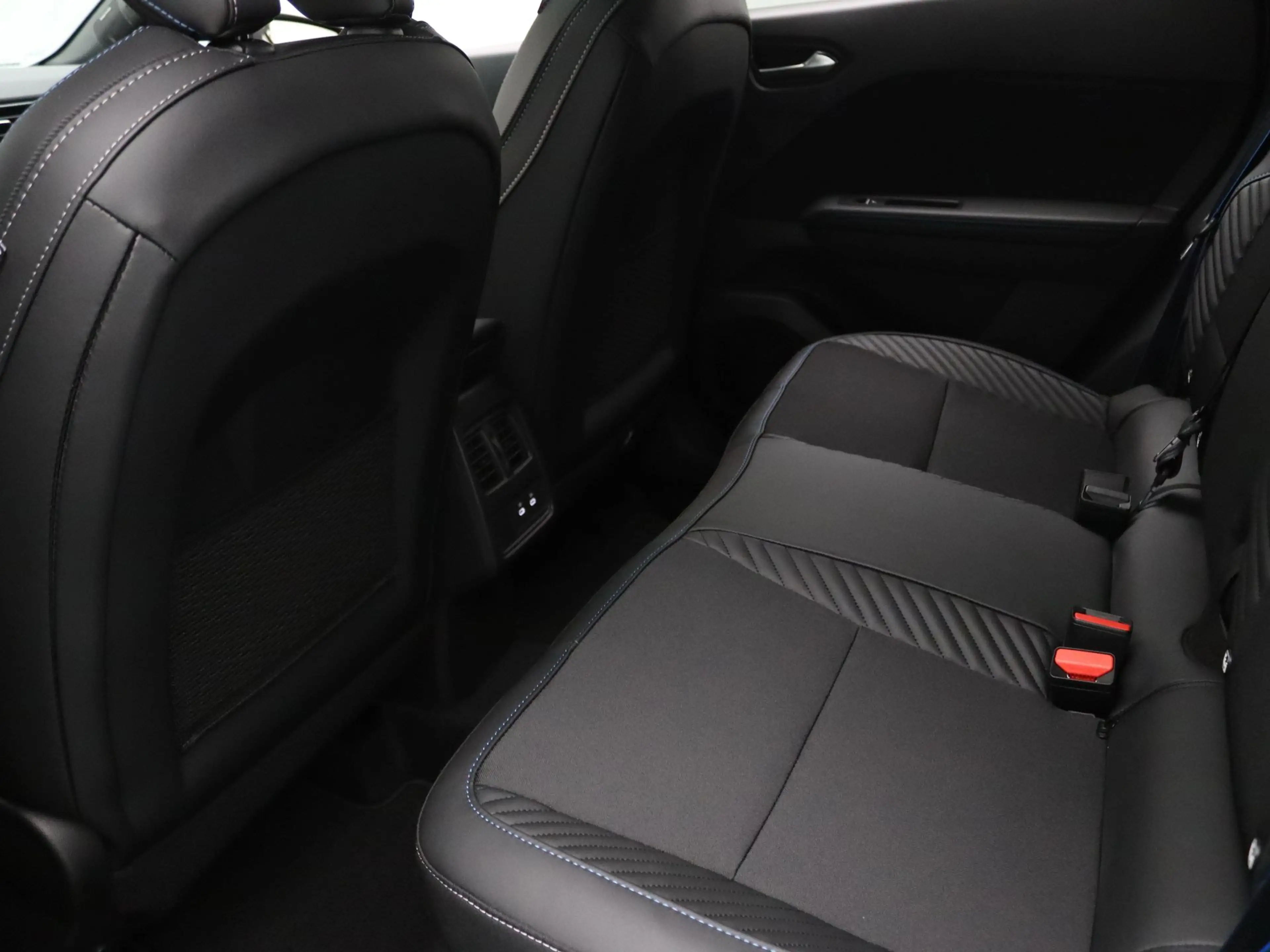 Renault Captur 160pk E-Tech full hybrid esprit Alpine Apple Carpl — photo 26