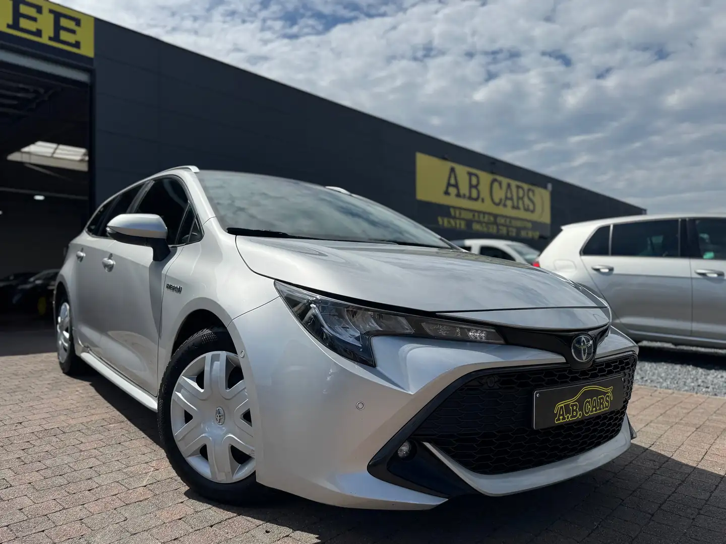 Toyota Corolla SW Hybrid 1.8 *TVA* GARANTIE 12MOIS*CARNET FULL Argintiu - 1