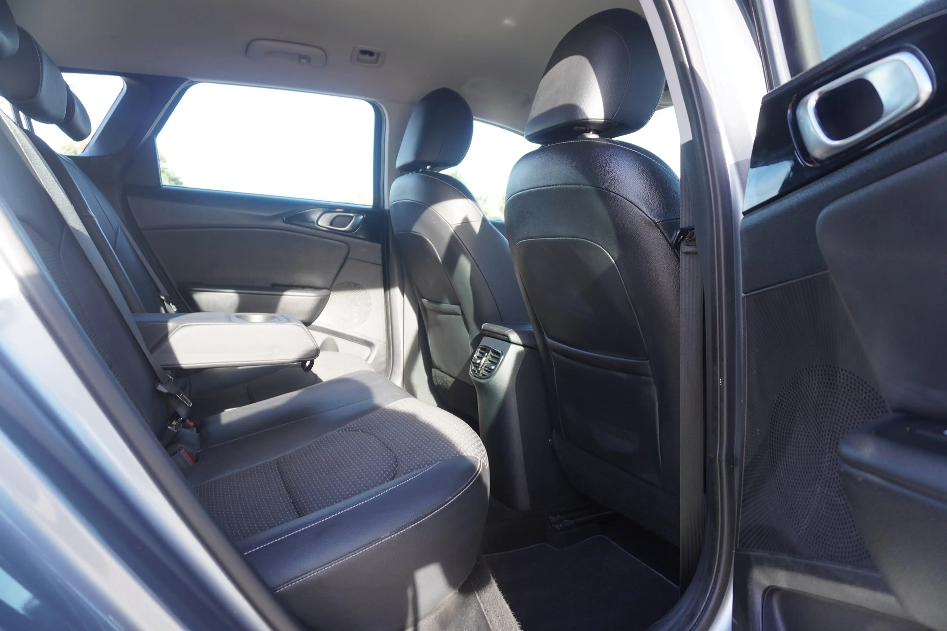 Kia Ceed SW / cee'd SW Ceed SW 1.6 CRDi Spirit DAB LED Totwinkel Kamera — photo 13