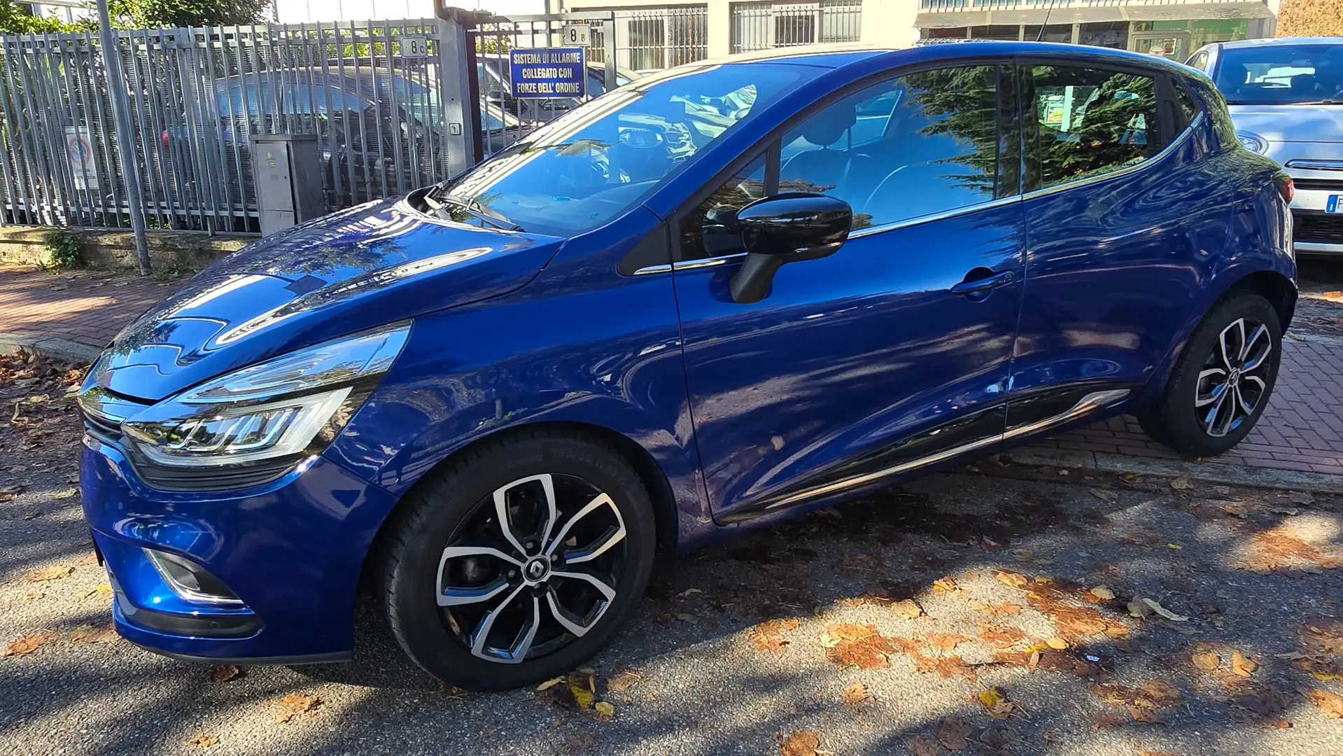 Renault Clio TCe 12V 90CV Moschino Intens GPL OK NEOPATENTATI Blu/Azzurro - 2