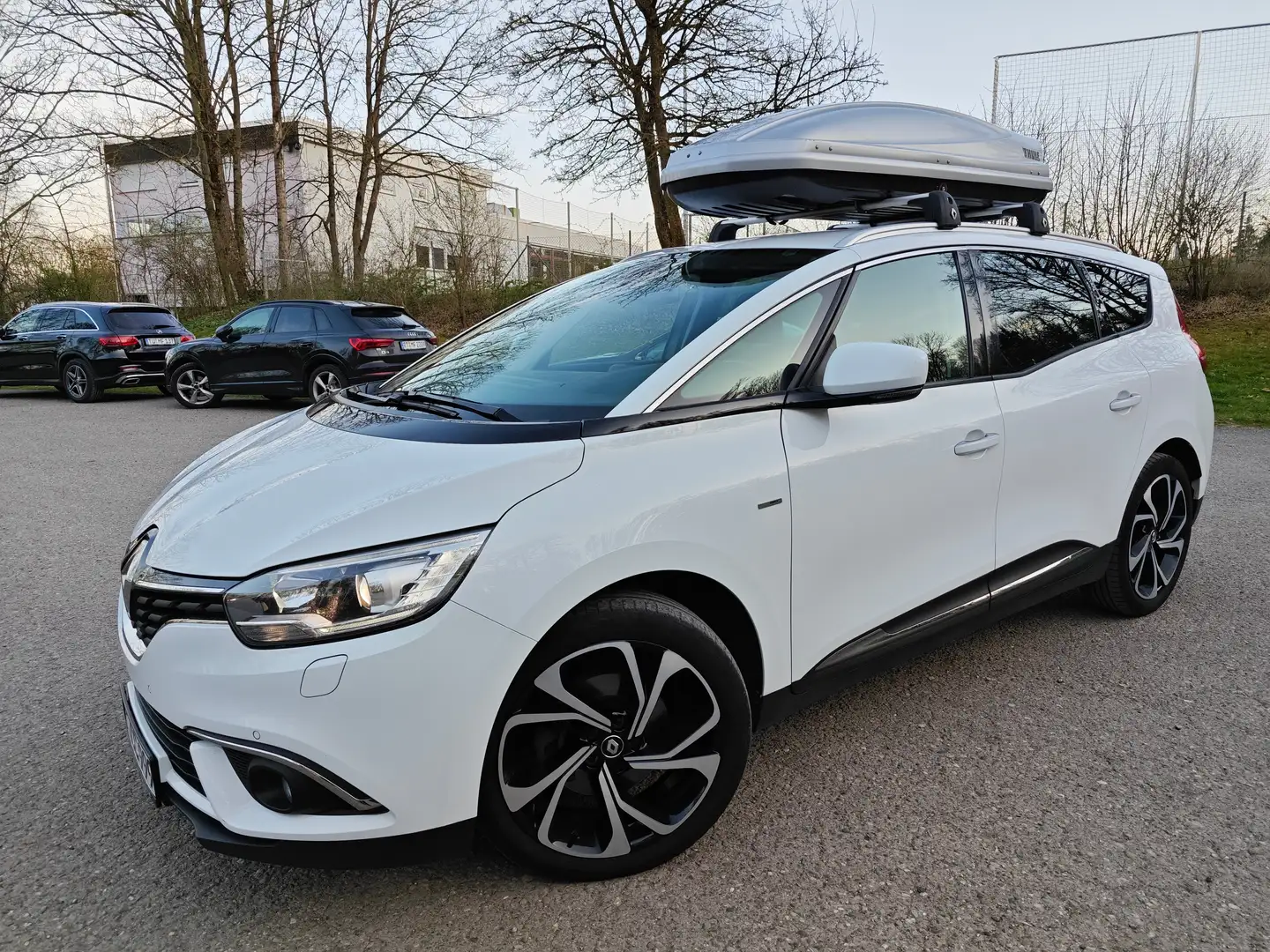 Renault Grand Scenic BLUE BOSE EDITION 150p.s Bílá - 1