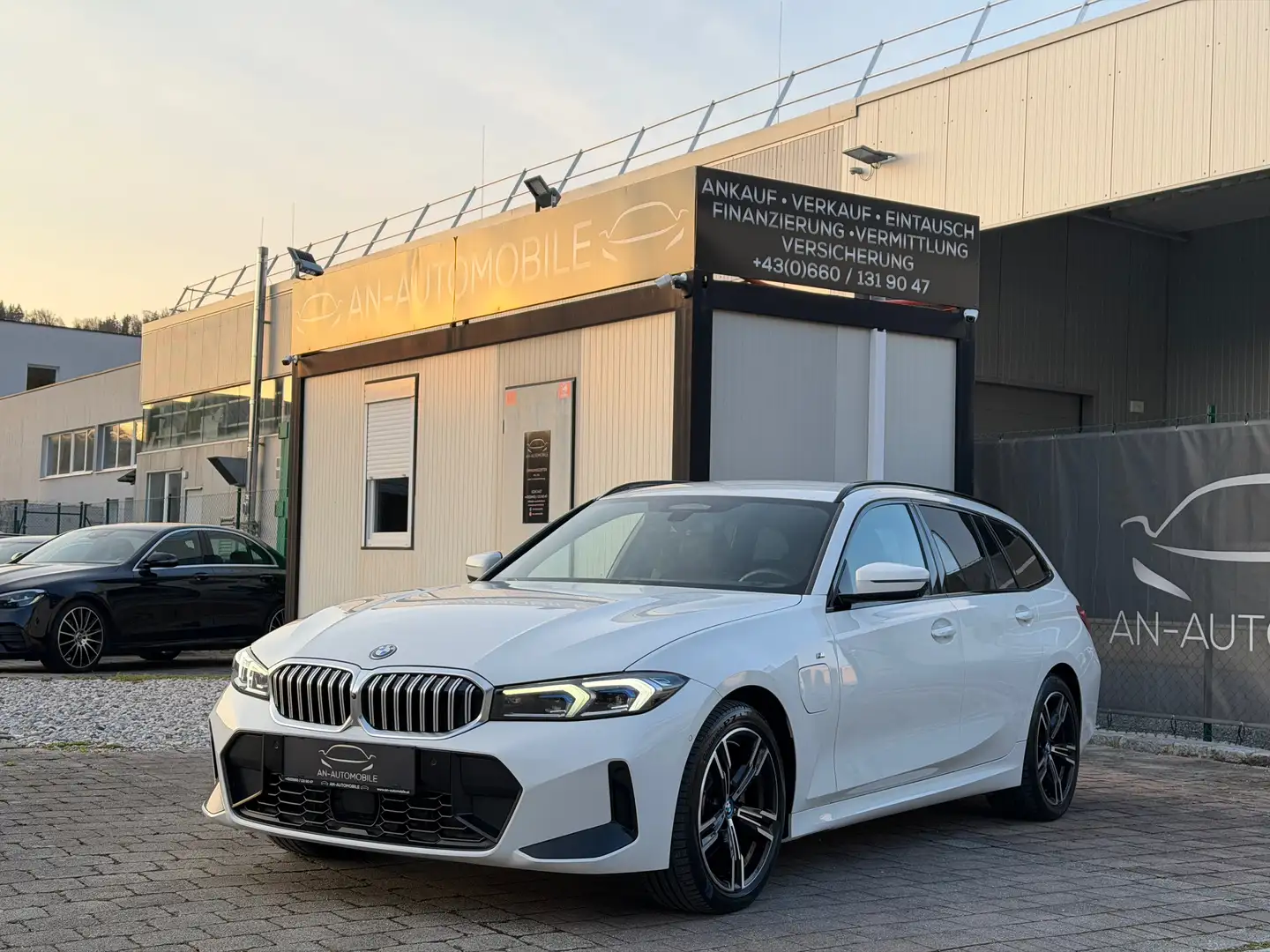 BMW 330 e xDrive G21 M-Sport Aut. Finanzierung möglich Weiß - 1
