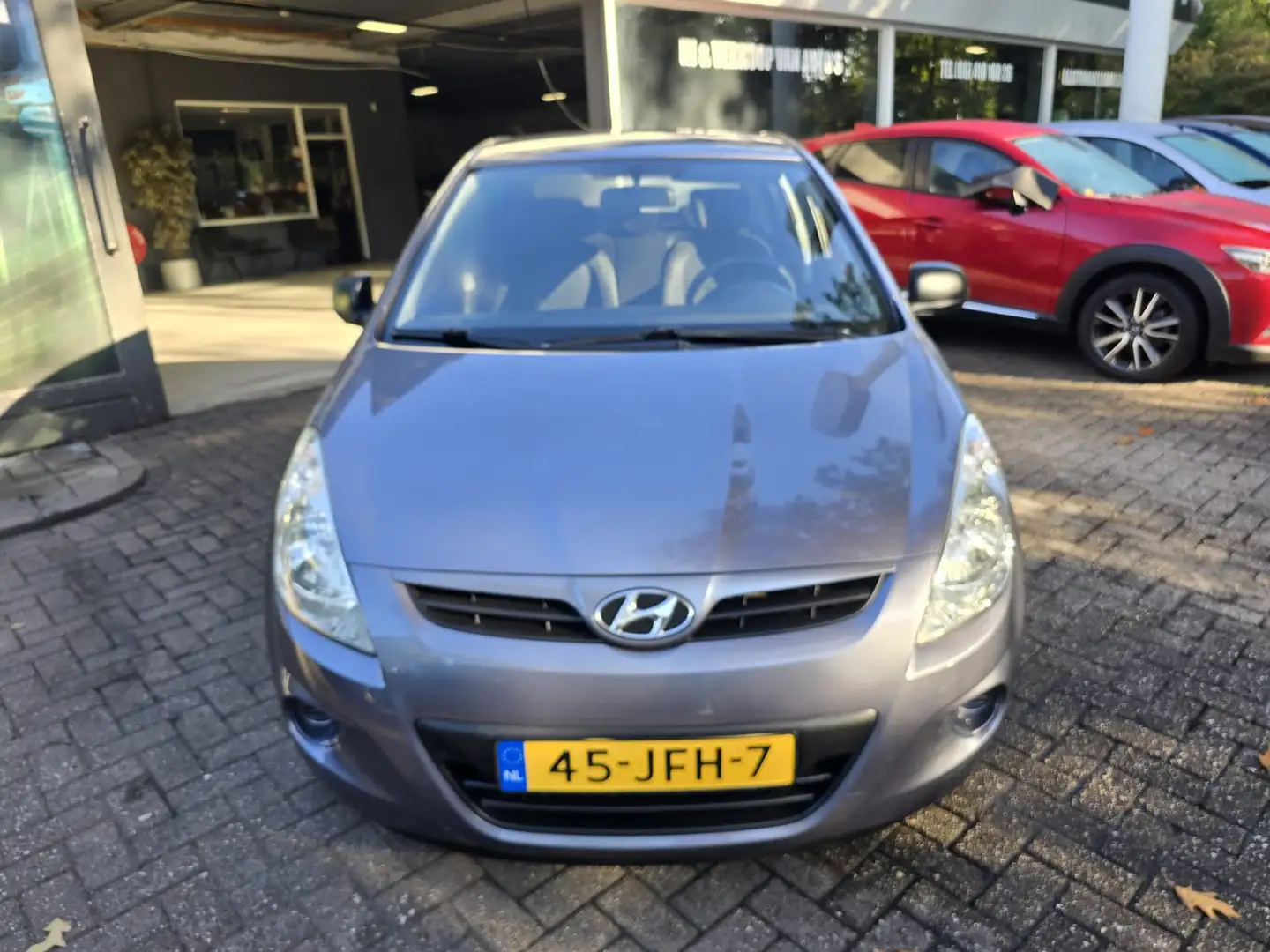 Hyundai i20 1.2i ActiveVersion | 1E EIGENAAR | 12MND GARANTIE Grau - 2