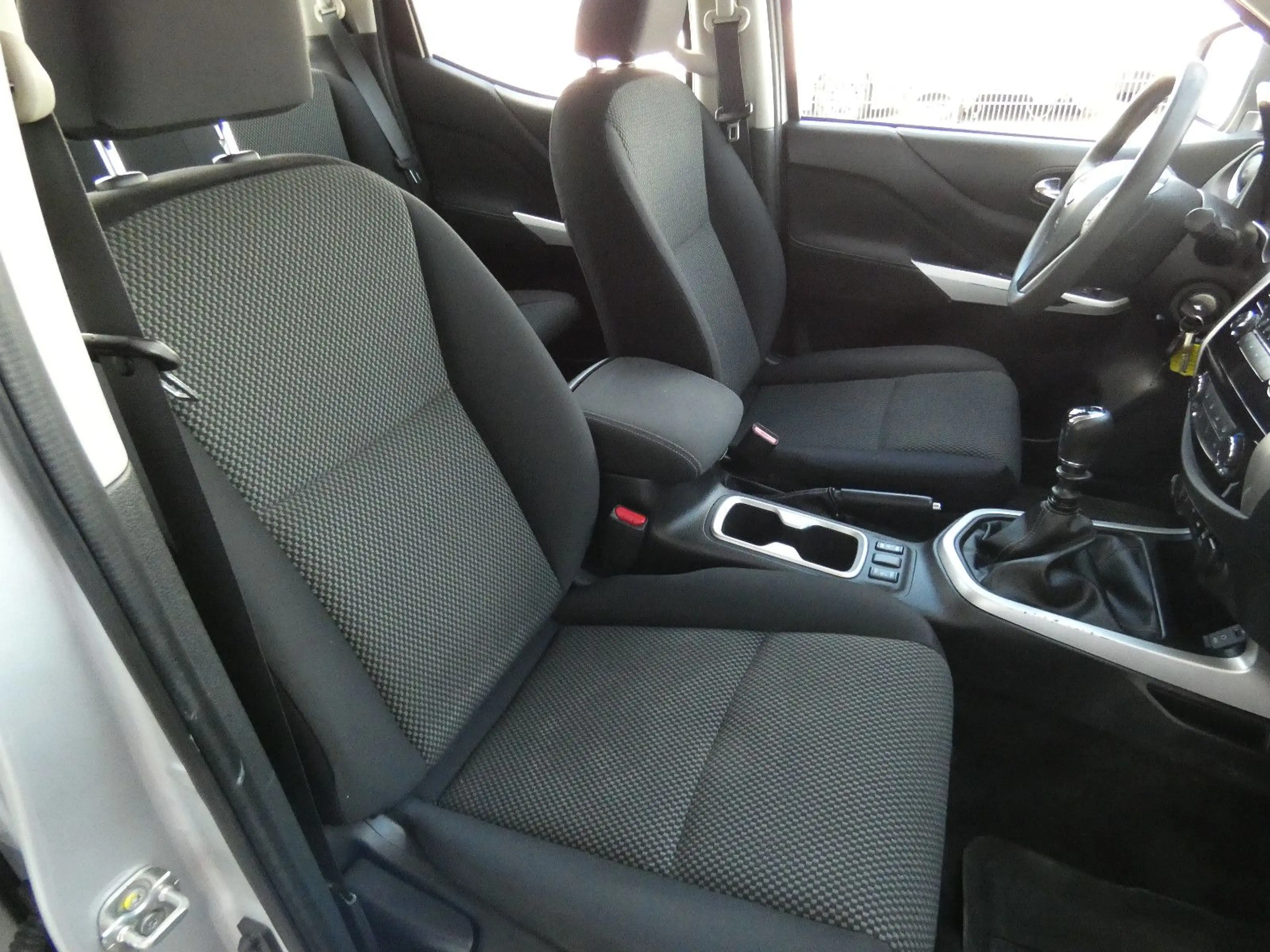 Nissan Navara 2.3 DCI Double Cap 4x4*Differential* — photo 13