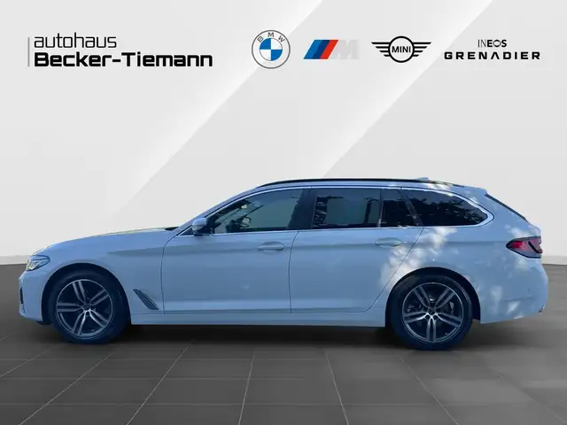 BMW 5 Series view 3