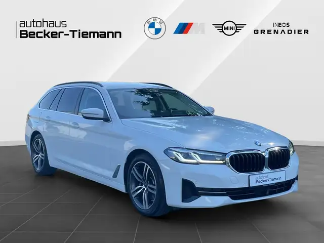 BMW 5 Series view 7