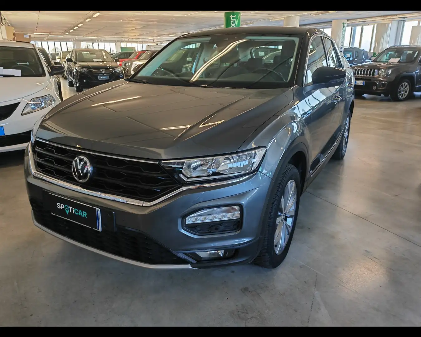 Volkswagen T-Roc 1.5 TSI ACT Advanced Grijs - 1