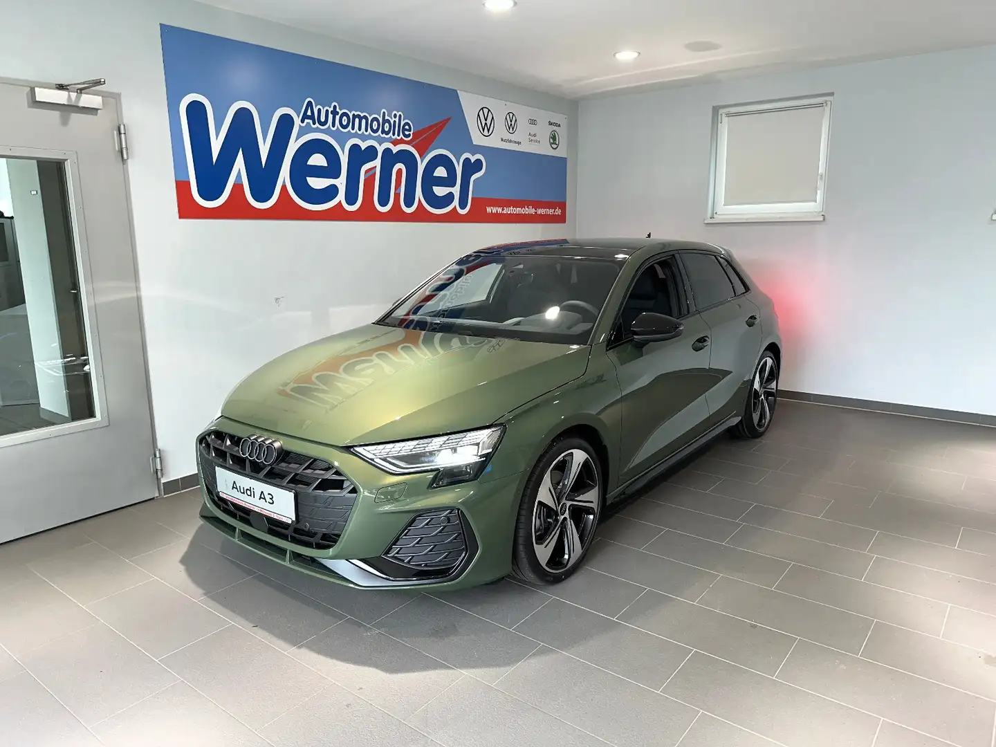 Audi A3 Sportback S line 35TFSI PanoDach Navi MatrixLED Grün - 2