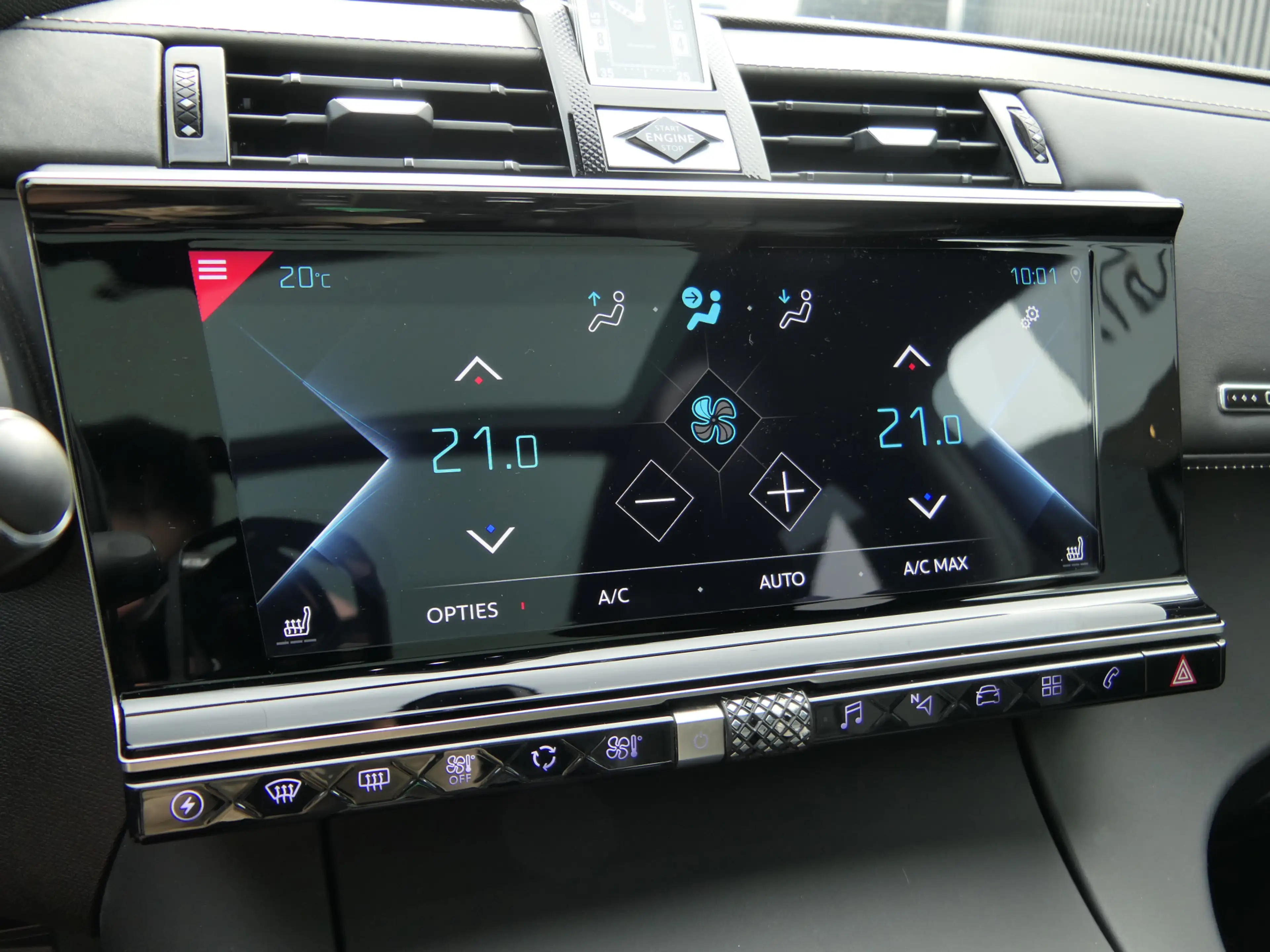 DS Automobiles DS 7 Crossback E-Tense Plug in Hybrid 300pk 4x4 Opéra | Panoramad — photo 33