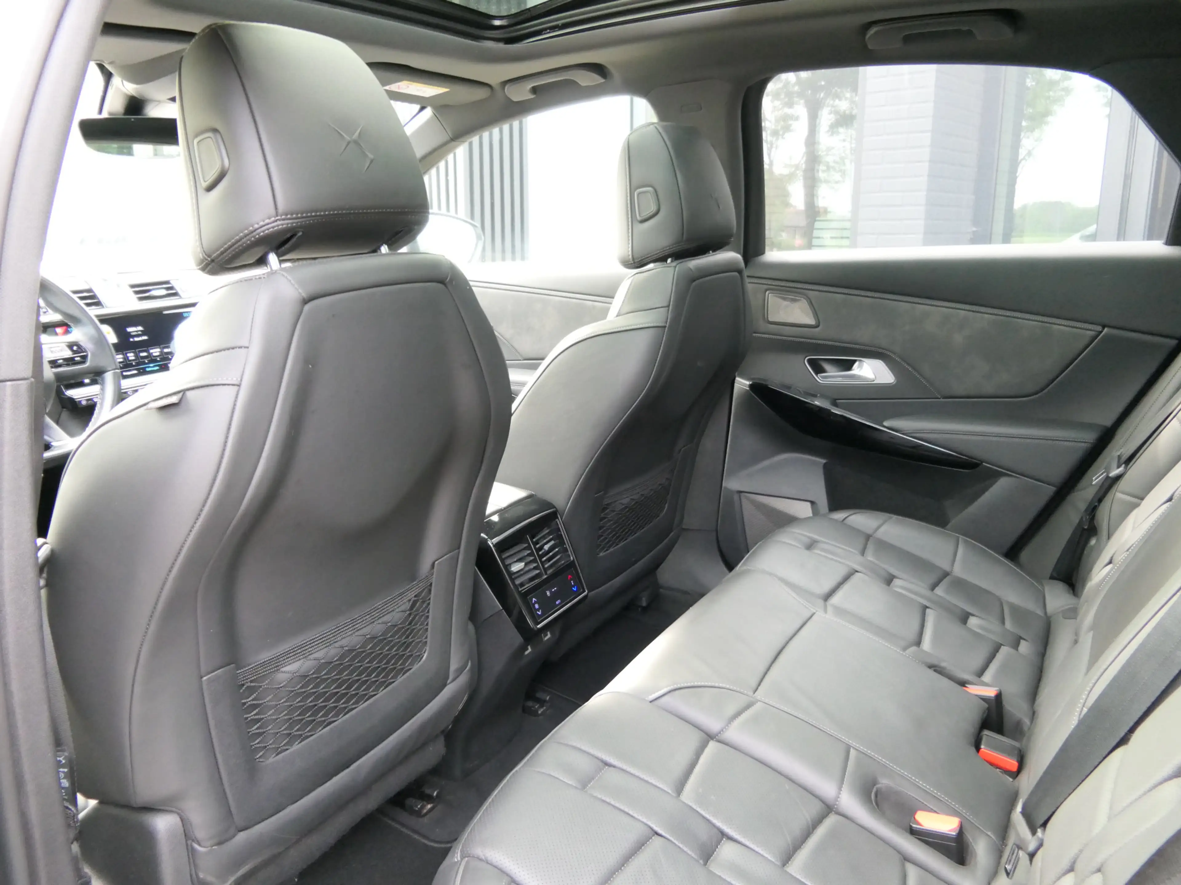 DS Automobiles DS 7 Crossback E-Tense Plug in Hybrid 300pk 4x4 Opéra | Panoramad — photo 5