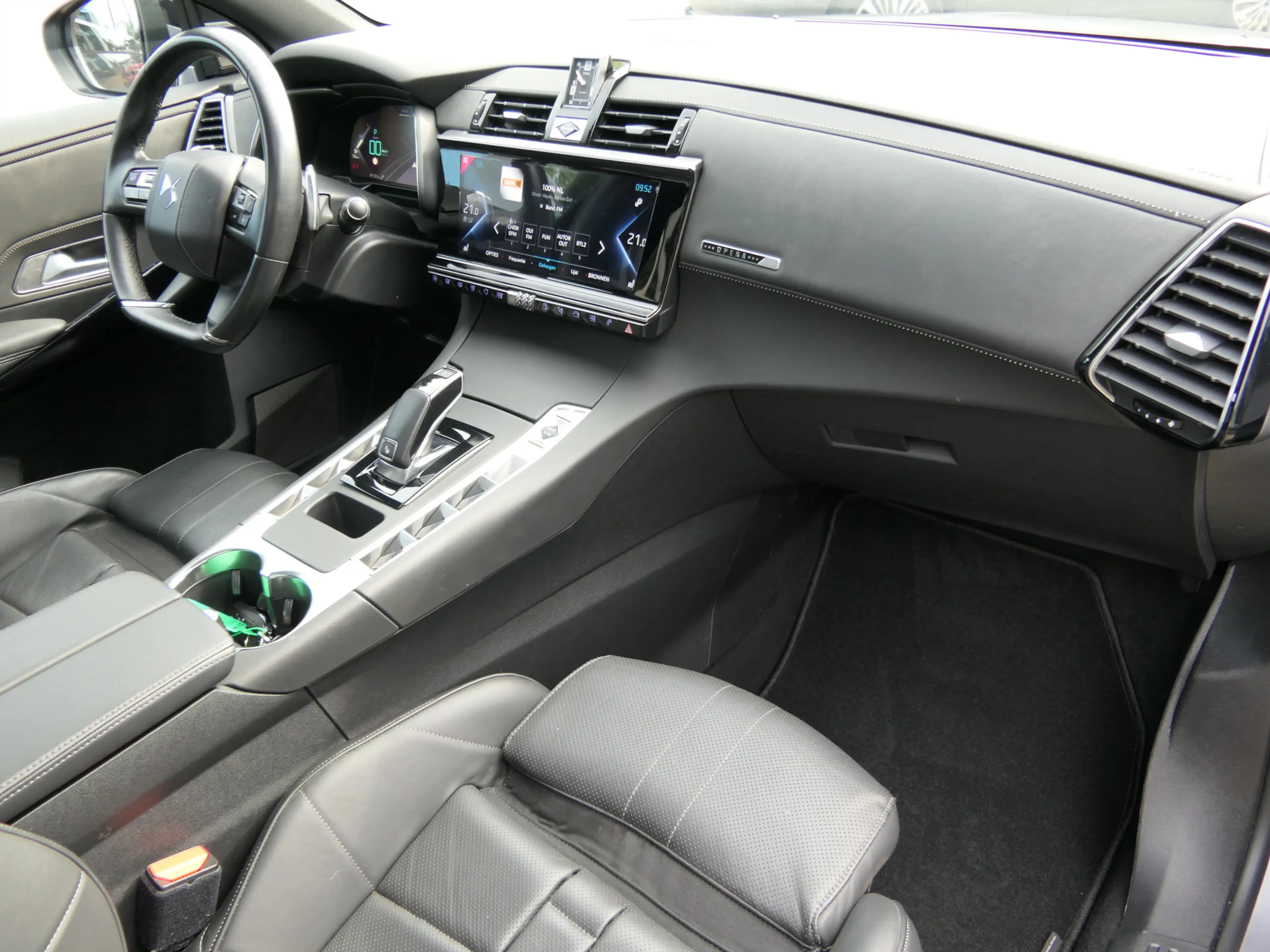 DS Automobiles DS 7 Crossback E-Tense Plug in Hybrid 300pk 4x4 Opéra | Panoramad — photo 17