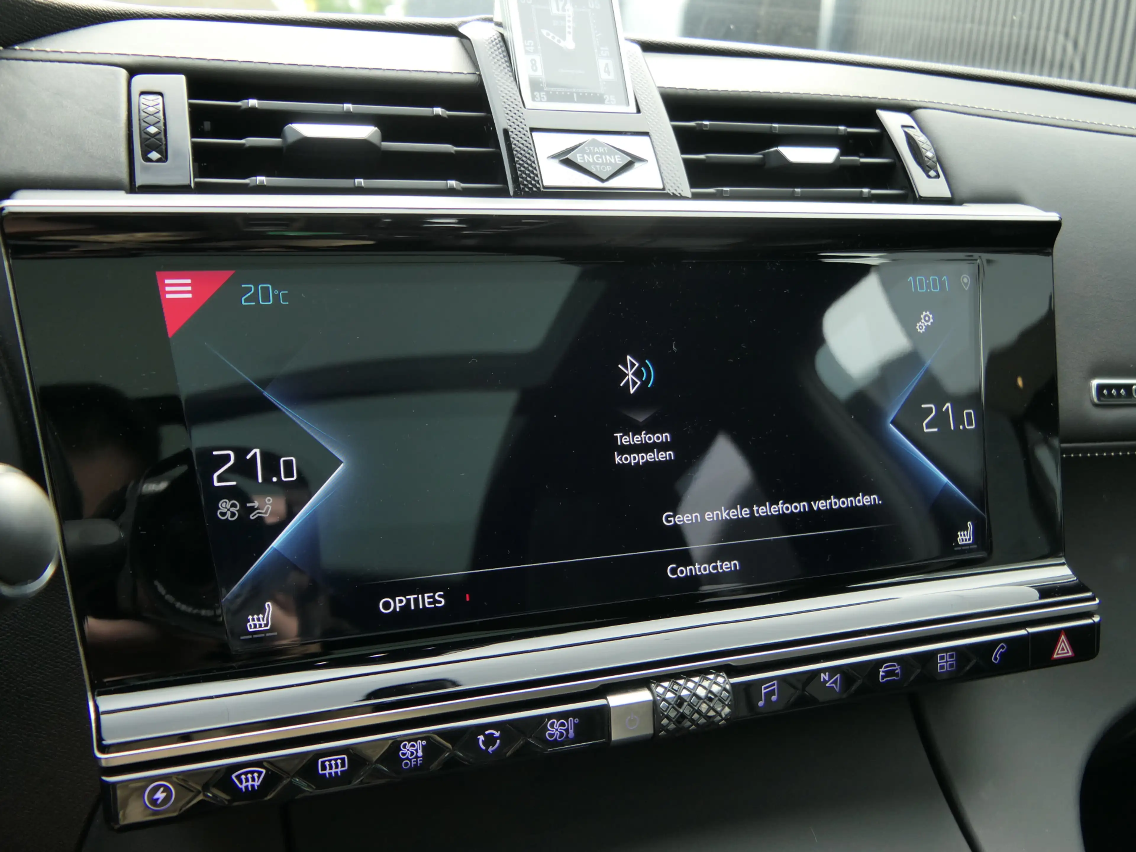 DS Automobiles DS 7 Crossback E-Tense Plug in Hybrid 300pk 4x4 Opéra | Panoramad — photo 32