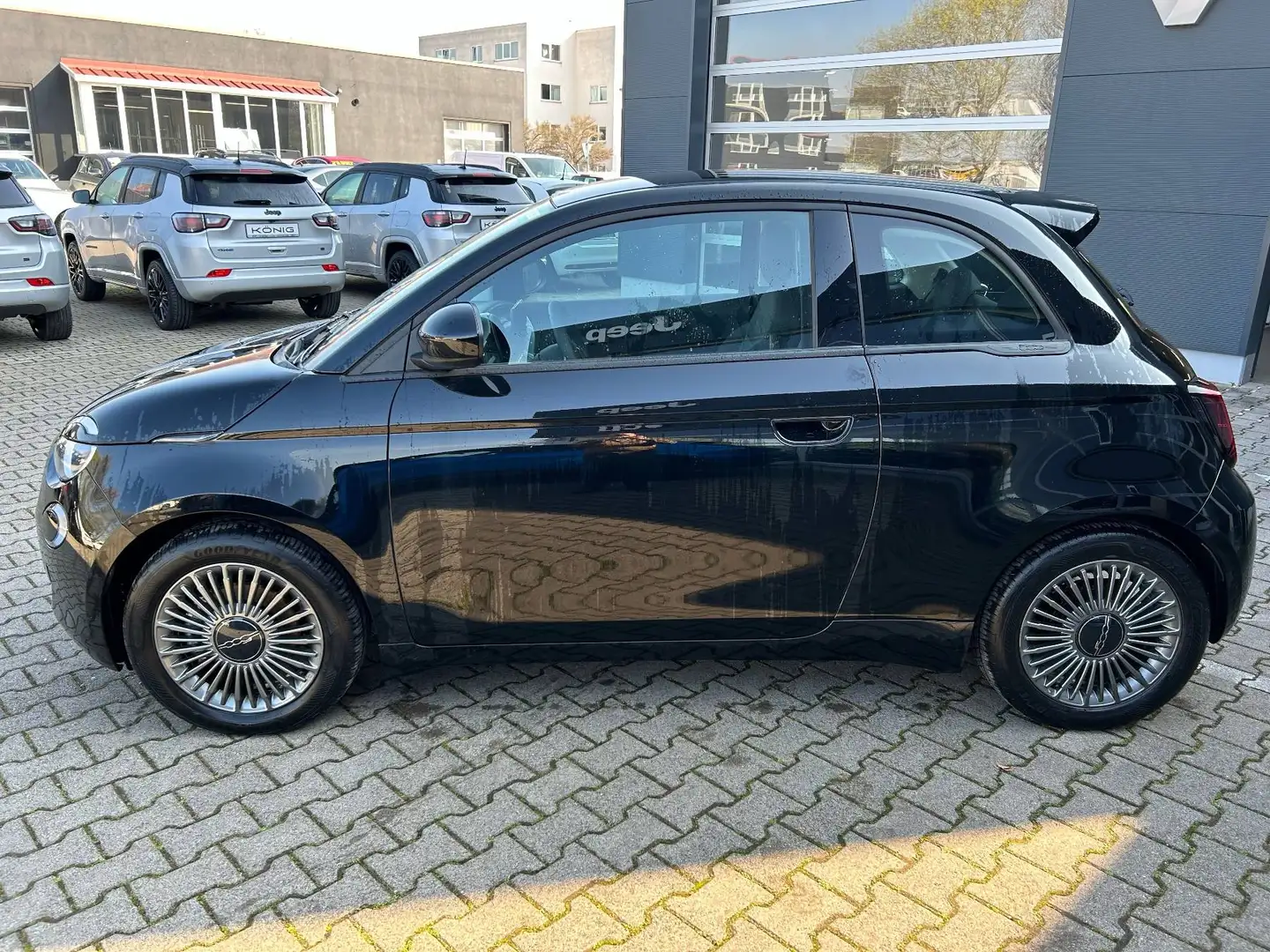 Fiat 500e Elektro Icon 118PS Klimaautomatik Schwarz - 2