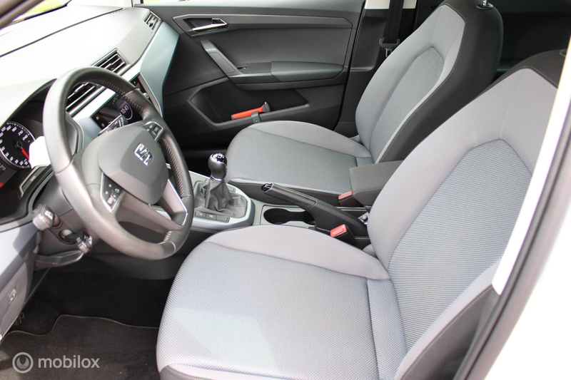 SEAT Arona 1.0 TSI Style Business Intense, Pdc + camera, Zwar — photo 14