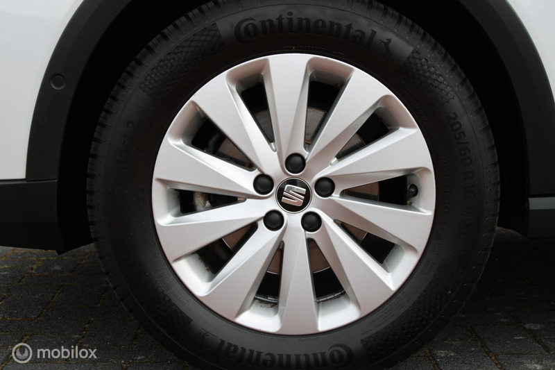 SEAT Arona 1.0 TSI Style Business Intense, Pdc + camera, Zwar — photo 10