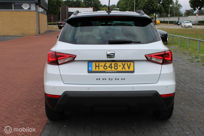SEAT Arona 1.0 TSI Style Business Intense, Pdc + camera, Zwar — photo 11