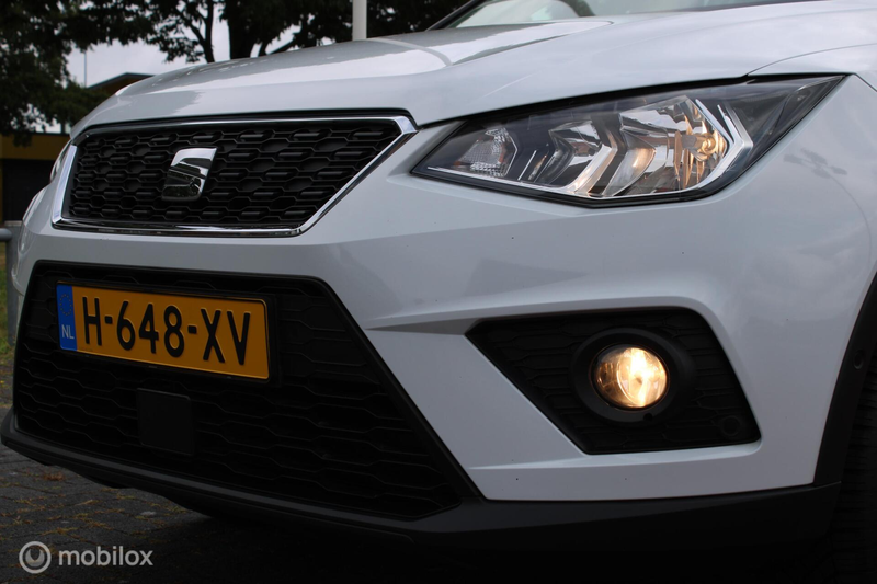 SEAT Arona 1.0 TSI Style Business Intense, Pdc + camera, Zwar — photo 9