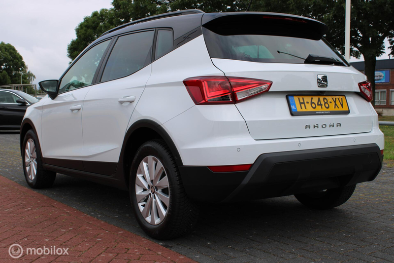 SEAT Arona 1.0 TSI Style Business Intense, Pdc + camera, Zwar — photo 5