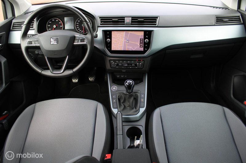 SEAT Arona 1.0 TSI Style Business Intense, Pdc + camera, Zwar — photo 4