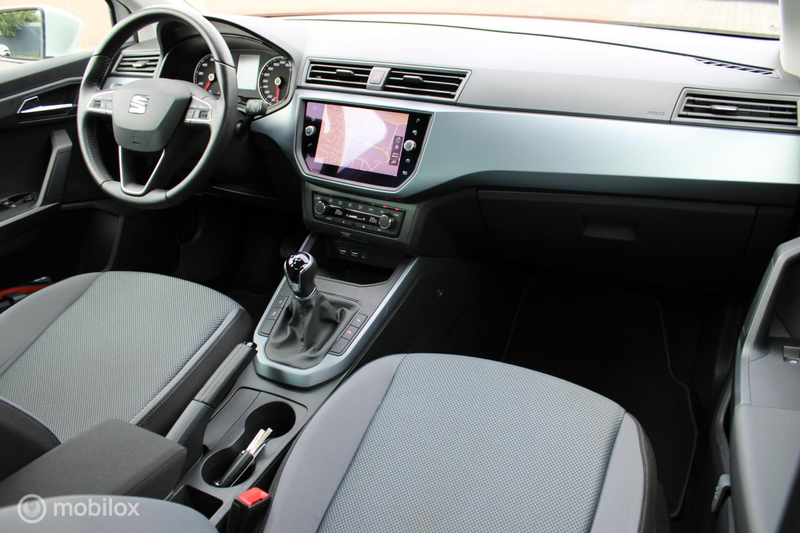 SEAT Arona 1.0 TSI Style Business Intense, Pdc + camera, Zwar — photo 2