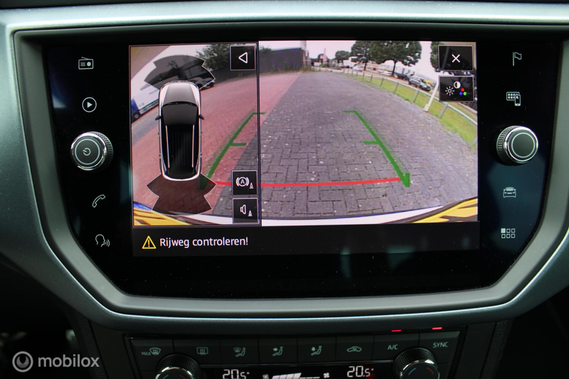 SEAT Arona 1.0 TSI Style Business Intense, Pdc + camera, Zwar — photo 6