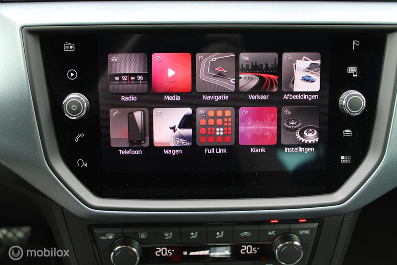 SEAT Arona 1.0 TSI Style Business Intense, Pdc + camera, Zwar — photo 8