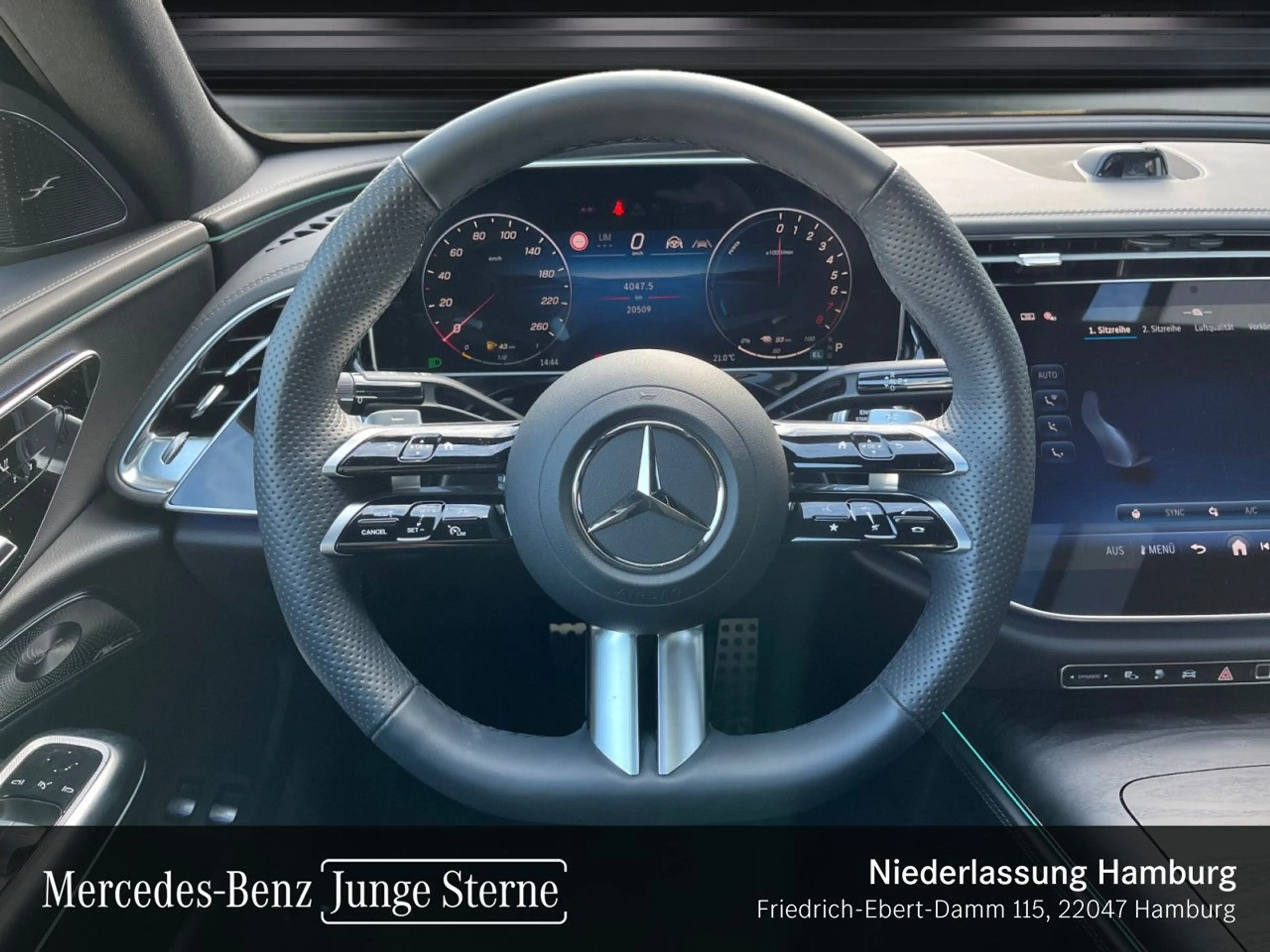 Mercedes-Benz E 400 e 4M Hybrid AMG Fahrass 360° Airmat Pano HUD — photo 14